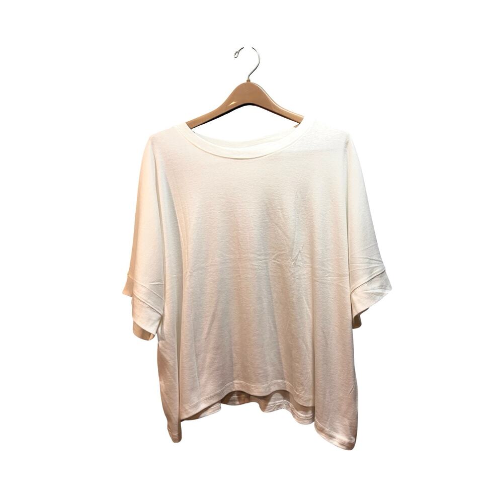 Dokotoo white t shirt crewneck batwing sleeves size large NWT